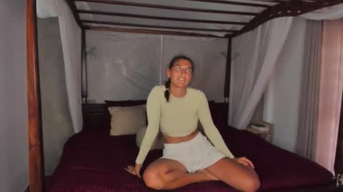  LYNN  online show from November 15, 8:55 am