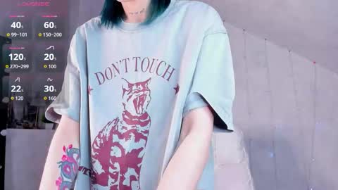 Snapshot of lynn_martin chatting on December 18, 12:27 am Lynn online show from December 18, 12:27 am