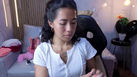 lynn_turner_ online show from March 30, 1:01 pm