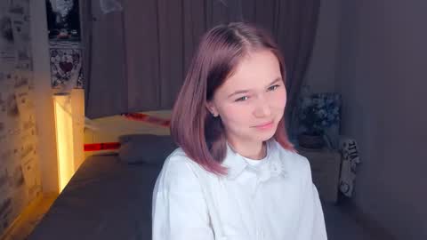 Snapshot of lynncozzy chatting on November 12, 9:42 am Cozy Lynns room online show from November 12, 9:42 am