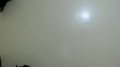 lyenne online show from December 1, 8:30 am