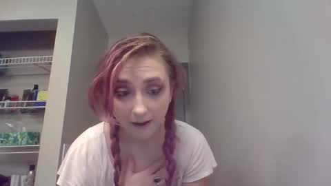 Snapshot of lynnkitten69000 chatting on January 31, 7:34 pm Lynn online show from January 31, 7:34 pm