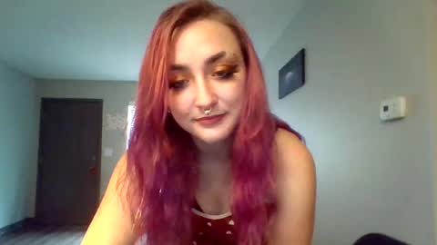 Lynn  online show from June 22, 6:05 pm