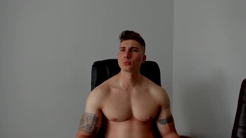 Lyonel online show from December 4, 7:33 pm