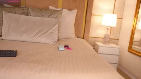    online show from March 12, 11:27 am