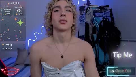 Lyric online show from December 1, 11:43 pm