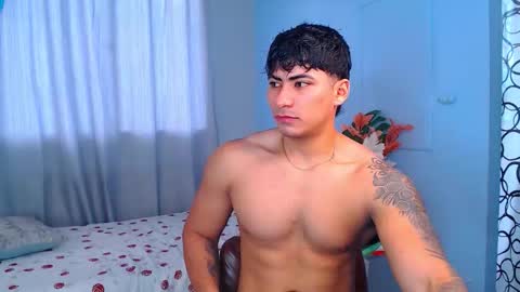 Snapshot of m1chaelx_ chatting on October 29, 8:43 pm MICHAEL online show from October 29, 8:43 pm