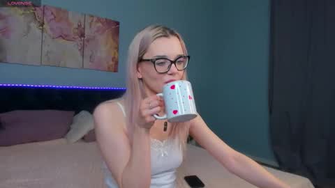 Mimi GTM1 0200am-0945am Mon Tue Wed Thu Fri online show from March 4, 1:11 am