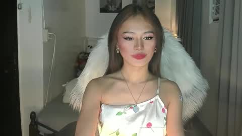 Snapshot of m1sspinay_yassie chatting on January 10, 8:37 pm Cutie Yassie online show from January 10, 8:37 pm