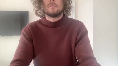 Snapshot of m9734 chatting on February 17, 12:34 pm m9734 online show from February 17, 12:34 pm