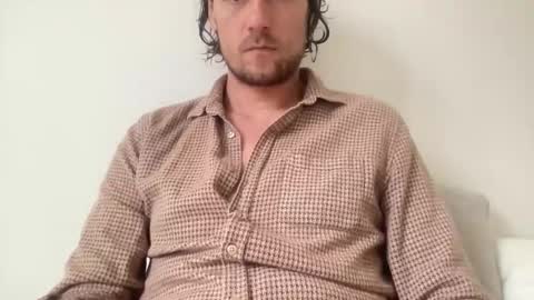 Snapshot of m9734 chatting on March 19, 10:52 am m9734 online show from March 19, 10:52 am