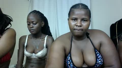 m_pretty_p online show from December 3, 8:05 am