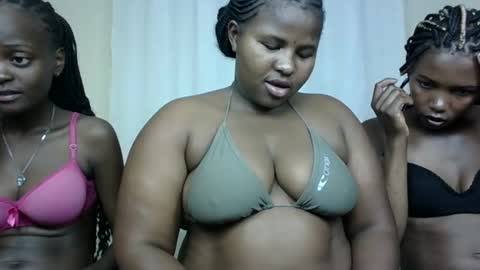 m_pretty_p online show from December 5, 4:55 pm