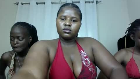 m_pretty_p online show from December 7, 10:56 am