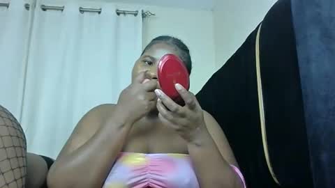 m_pretty_p online show from December 10, 7:47 am