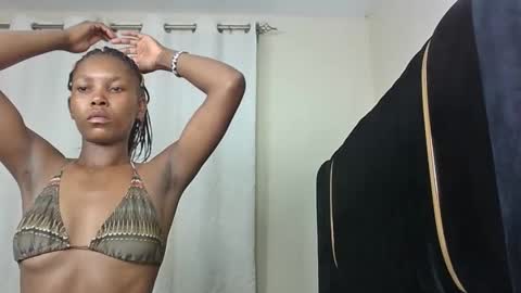 m_pretty_p online show from December 11, 4:49 am