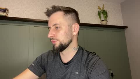 m_stephen online show from April 3, 3:04 am