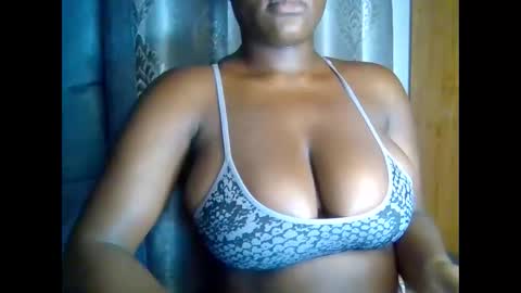 Snapshot of m_tits3 chatting on February 11, 11:21 pm m_tits3 online show from February 11, 11:21 pm