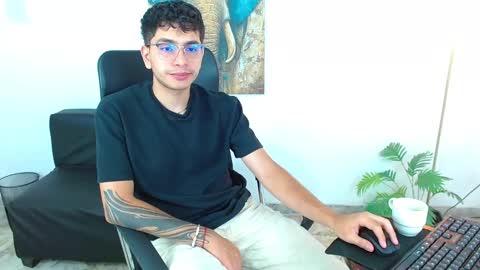 Max online show from March 14, 1:27 pm