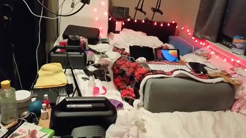 mac1119 online show from February 8, 5:55 am