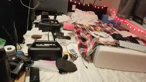 mac1119 online show from April 10, 7:46 am