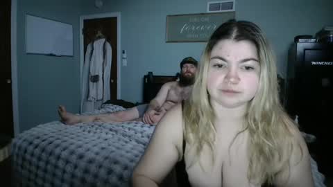 Snapshot of mac_n_cheeks chatting on February 13, 12:46 am mac_n_cheeks online show from February 13, 12:46 am