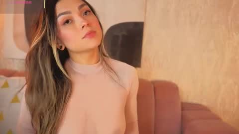 Snapshot of maca_bloom chatting on December 3, 11:19 am Maca online show from December 3, 11:19 am