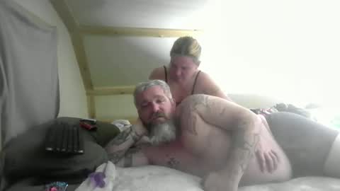 macabrediamomd online show from February 14, 4:09 am