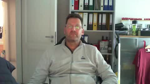 macfly67 online show from January 6, 12:46 pm