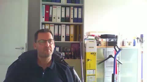 macfly67 online show from October 17, 1:35 pm