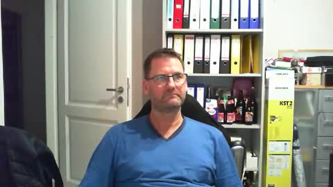 macfly67 online show from November 18, 8:24 pm