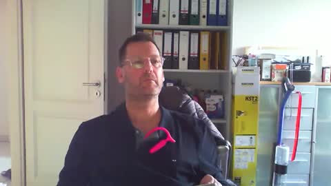 macfly67 online show from April 15, 5:42 pm