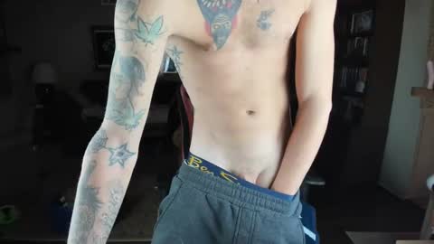 Snapshot of machinecumkelly69 chatting on January 10, 3:29 am machinecumkelly69 online show from January 10, 3:29 am