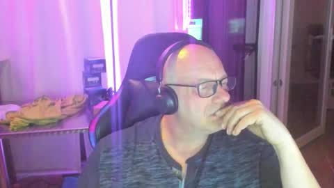 Andy online show from March 8, 2:04 am