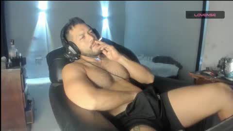 Snapshot of machohandsome chatting on February 20, 9:43 am Javier papichulo master how do you want online show from February 20, 9:43 am