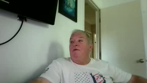 mackdocc001 online show from September 26, 4:22 pm