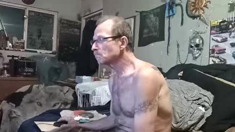 mackdog1369 online show from March 19, 3:27 pm