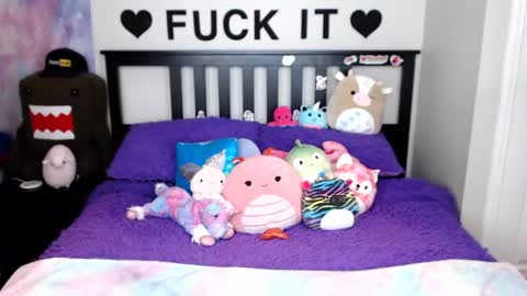 Mackenzie Wolfe online show from November 17, 6:19 am