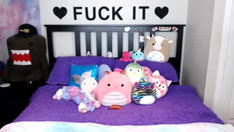 Mackenzie Wolfe online show from November 27, 2:57 am