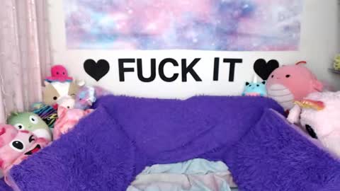 Mackenzie Wolfe online show from May 20, 4:07 am