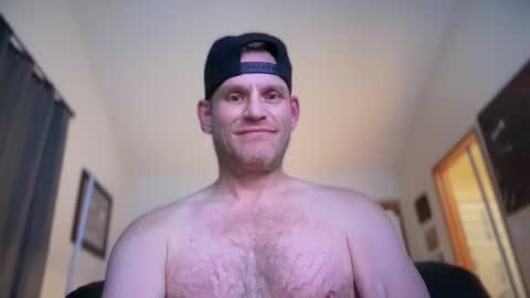 Snapshot of mackincaliallday chatting on October 26, 8:53 am MackinCaliAllDay online show from October 26, 8:53 am
