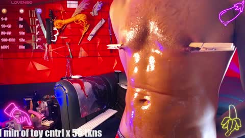 Snapshot of macky__ chatting on February 7, 5:20 am Macky online show from February 7, 5:20 am