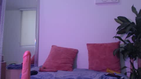 mad_licia online show from April 15, 10:21 pm