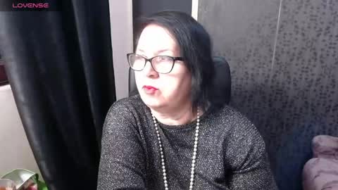 Snapshot of madam_sanjanne chatting on May 18, 2:29 am Madam Sanjanne online show from May 18, 2:29 am