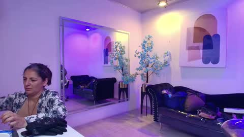 Madame Scarllet  online show from February 7, 11:25 am