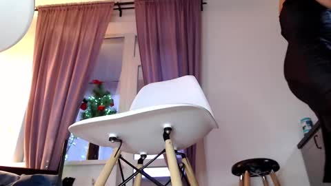 madamekatrina online show from December 31, 6:48 am