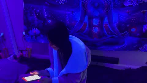 Snapshot of madamglowhole chatting on February 23, 4:39 am madamglowhole online show from February 23, 4:39 am