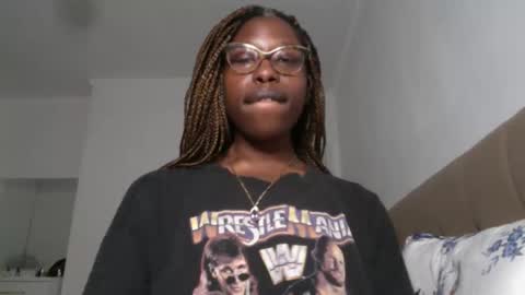 Snapshot of madamindigo chatting on February 20, 10:15 pm YourMadamIndigo online show from February 20, 10:15 pm