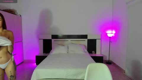 Snapshot of maddie_foxx chatting on February 24, 12:20 am Maddie online show from February 24, 12:20 am