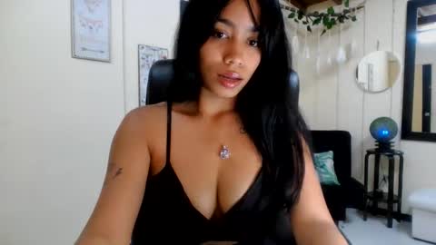 Snapshot of maddie_thompsonn chatting on October 24, 4:42 am maddie_thompsonn online show from October 24, 4:42 am